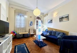 Centar Opatije, uredan stan s tri balkona i parkingom, Opatija, Appartment