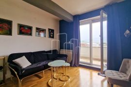 Penthouse Istočno Sarajevo 65m2 + 20m2 terasa prodaja, Istočno Novo Sarajevo, Διαμέρισμα