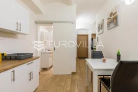 Zagreb, Donji grad, novoadaptiran dvosoban stan u centru, NKP 36 m2, Zagreb, Appartamento