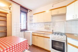 Zagreb, Vrapče, prostran troiposoban stan, NKP 94 m2, Zagreb, Appartement