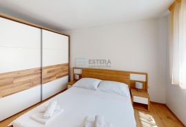 Apartmanska kuća s 10 app i bazen!, Zadar - Okolica, Kuća