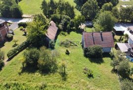 Kuća prodaja KRIŽ na parceli od 15440 m2 u građevinskoj zoni, Križ, Famiglia