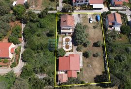 Kuće prodaja Ugljan 238 m2 + 112 m2 + velika okućnica, Preko, House