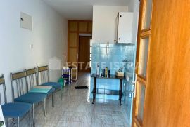 Prodaje se apartmanska kuća u Medulinu, Medulin, Casa