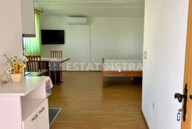 Prodaje se apartmanska kuća u Medulinu, Medulin, Casa