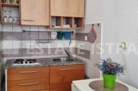 Prodaje se zgrada površine 225 m2 u strogom centru Pule, Pula, House