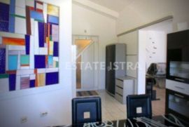 Stan u centru Premanture površine 69 m2, Medulin, Apartamento