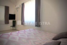 Stan u centru Premanture površine 69 m2, Medulin, Apartamento