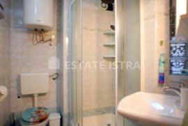 Stan u centru Premanture površine 69 m2, Medulin, Apartamento