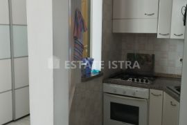 Stan u centru Premanture površine 69 m2, Medulin, Apartamento