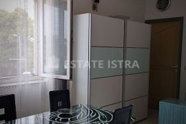 Stan u centru Premanture površine 69 m2, Medulin, Apartamento