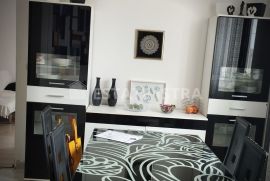 Stan u centru Premanture površine 69 m2, Medulin, Apartamento