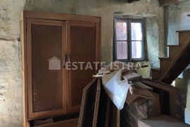 Barban – dvije kamene starine za renovaciju, Barban, بيت