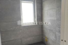 Penthouse u novogradnji sa ogromnom terasom, Pula, Appartment