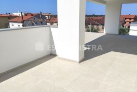 Penthouse u novogradnji sa ogromnom terasom, Pula, Appartment