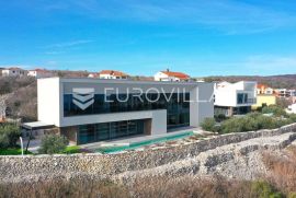 Krk, Vrbnik, jedinstvena villa 240 m2 na zemljištu 800 m2, Vrbnik, Σπίτι