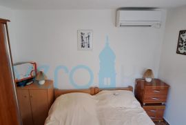 Uvala Soline, otok Krk, tri apartmana u prizemlju, okućnica, prodaja, Dobrinj, Haus