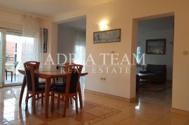 VILA SA 7 APARTMANA, POGLED NA MORE - DIKLO, ZADAR, Zadar, بيت