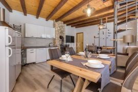 NOVI VINODOLSKI - Kuća s mini wellnessom, Novi Vinodolski, House