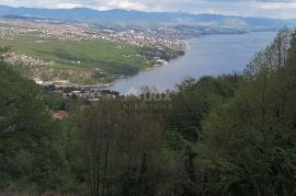 OPATIJA, BREGI- građevinsko zemljište 5.208m2 s pogledom na more za stambenu zgradu-stanove-apartmane/ obiteljsku kuću/ villu/ kuće za iznajmljivanje- odmor s bazenom, Matulji, Γη