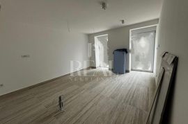 Podmurvice, vrhunski stan u renoviranoj vili, 2S+DB, 62,3 m2 plus 30 m2 terase, Rijeka, Apartamento