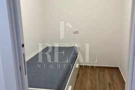 Veruda porat lijepi stan 65m2, 1. kat, mirna  lokacija !, Pula, Appartement