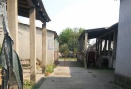 Kuća 200 m2 sa imanjem (5000 m2) Gundinci!, Gundinci, Famiglia