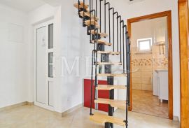 Apartmani 82 m2 - 101 m2 | Uhodan posao iznajmljivanja | Atraktivna lokacija | Dubrovnik, Dubrovnik, Διαμέρισμα