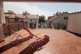 Crikvenica, 3S+DB sa prekrasnom terasom u centru grada!, Crikvenica, Appartement