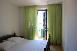 Crikvenica, 3S+DB sa prekrasnom terasom u centru grada!, Crikvenica, Appartement