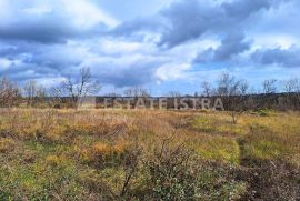 Valtura - građevinsko zemljište 822 m2, Ližnjan, Terrain