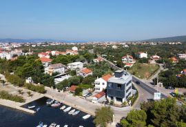 ZADAR, SUKOŠAN, 1s+db stan penthouse u vrhunskoj novogradnji s pogledom na more, Sukošan, Wohnung