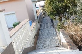 CRIKVENICA - stan prizemlje 180 m2 s panoramskim pogledom na more + okoliš 250 m2, Crikvenica, Daire