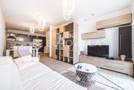 Zagreb, Rudeš, trosoban stan NKP 75,22 m2 + garaža, Zagreb, Flat