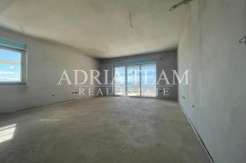 LUKSUZNI APARTMANI U STAMBENOJ ZGRADI, 70M OD MORA - PRIVLAKA - ZADAR, Privlaka, Διαμέρισμα