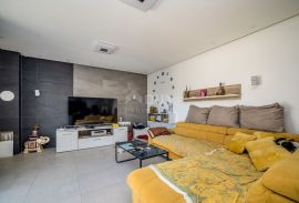 OTOK KRK, ČIŽIĆI - Luksuzna apartmanska vila!, Dobrinj, بيت