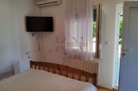 ISTRA - POREČ, SAMOSTOJEĆA KUĆA S VIŠE APARTMANA I PREKRASNIM VRTOM, Poreč, Famiglia