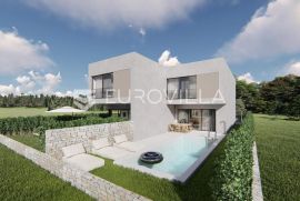 Pirovac, predivna dvojna vila s bazenom, NKP 125,72 m2, Pirovac, بيت