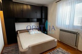 Smokvica, dvojna kuća, 3 apartmana, 80m do mora, Novi Vinodolski, Casa