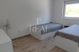 Dvosobni stan u Primoštenu, s pogledom na more!!!, Primošten, Apartamento