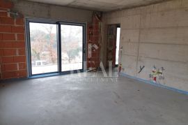 POREČ-STAN OD 137 m2, 3S+DB SA KROVNOM TERASOM, Poreč, Appartamento