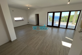 Grad Krk, luksuzan stan 100m2 + krovna terasa 120m2, prvi red do mora, Krk, Appartment