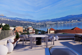 OPATIJA FANTASTIČAN PENTHOUSE U NOVOGRADNJI S BAZENOM, Opatija, Flat