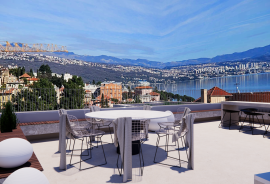 OPATIJA FANTASTIČAN PENTHOUSE U NOVOGRADNJI S BAZENOM, Opatija, Flat