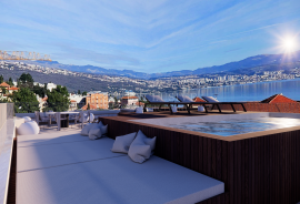 OPATIJA FANTASTIČAN PENTHOUSE U NOVOGRADNJI S BAZENOM, Opatija, Flat