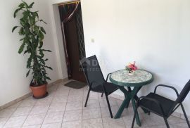 ISTRA, PREMANTURA Apartman s terasom 500 metara od mora!, Medulin, Appartement