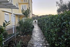 OTOK KRK, MALINSKA (okolica) - Apartman na 1.katu blizu mora, Malinska-Dubašnica, Kвартира