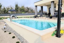 Istra, Marčana - moderna samostojeća prizemnica s bazenom 24 m2, 154 m2, Marčana, House