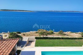 OTOK PAG, POVLJANA - 3s+db stan u novogradnji PRVI RED DO MORA, Povljana, Appartment