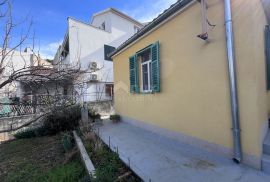 ŠIBENIK, CRNICA - prizemnica s velikim potencijalom, Šibenik, Haus